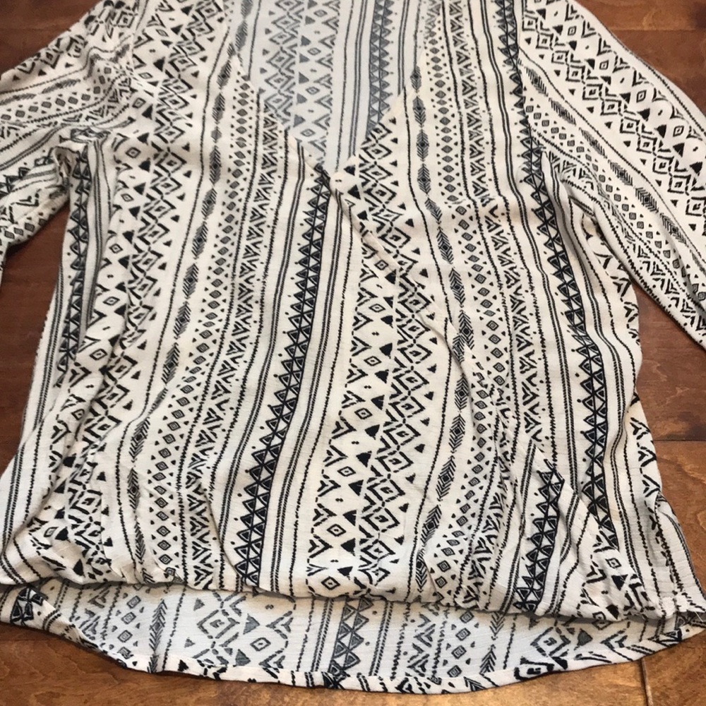 Black and cream long sleeve blouse